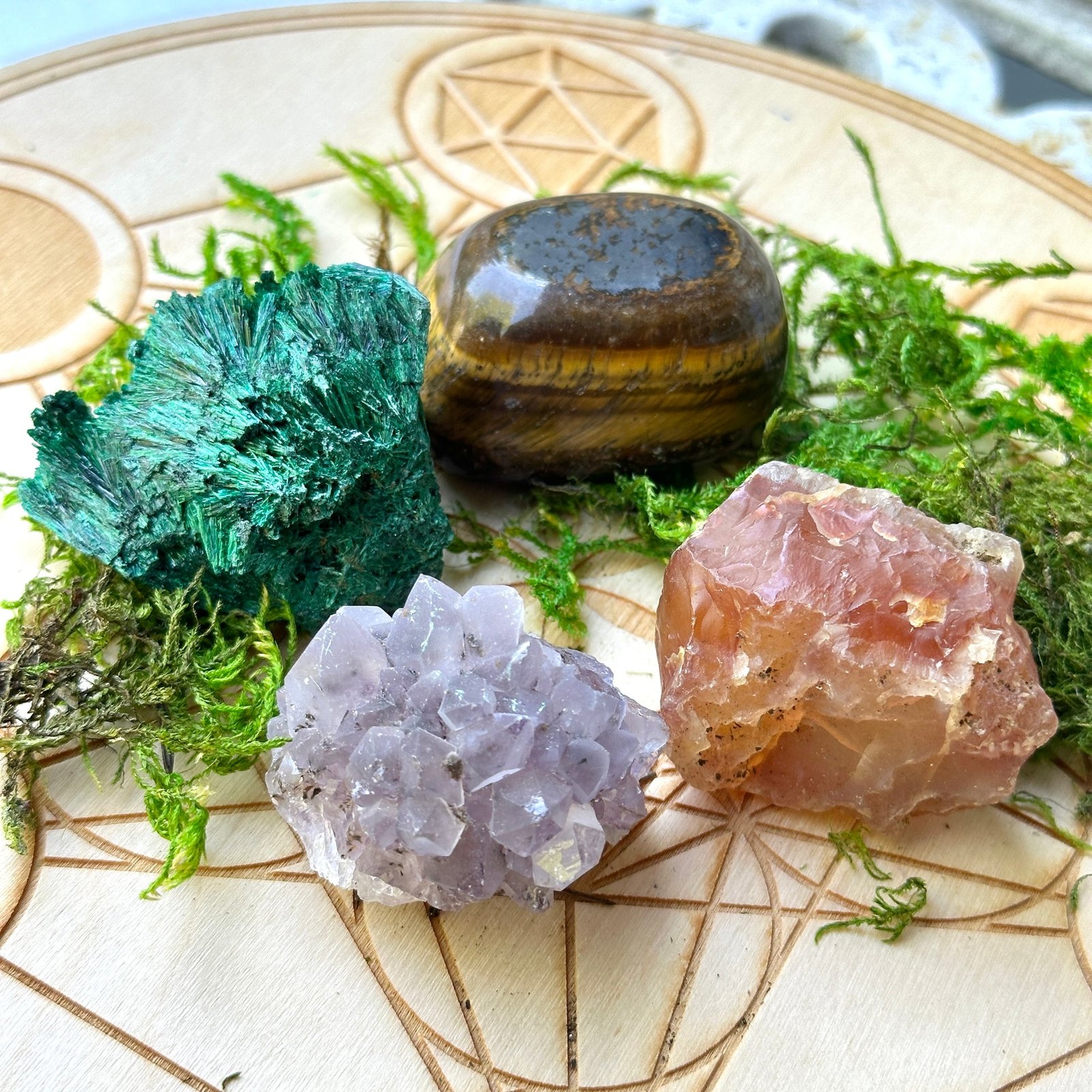 4 Piece Crystal Gemstone Set for Healing – Amethyst Flower, Raw Carnelian from Washington, USA, Tiger’s Eye and Fan Malachite