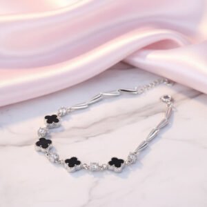 Black Clover Shape Bracelet