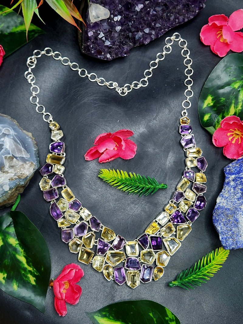 Citrine and Amethyst Faceted Stone Necklace – A Radiant Fusion of Beauty and Energy – 588 carats Citrine and Amethyst Faceted Stone Necklace – A Radiant Fusion of Beauty and Energy – 588 carats
