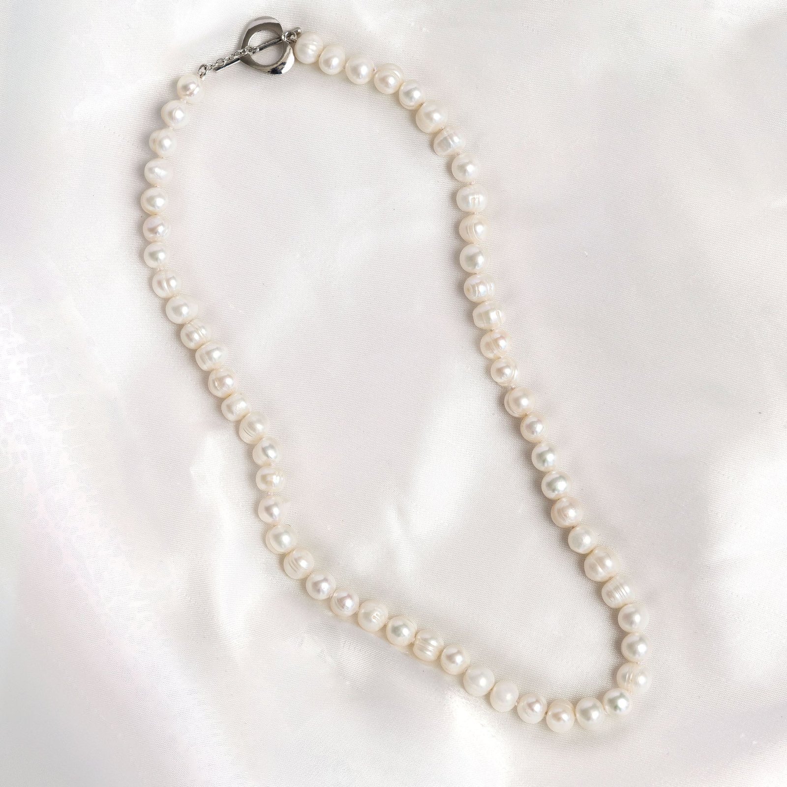 Classic Pearl Necklace – The Perfect Bridesmaid Gift