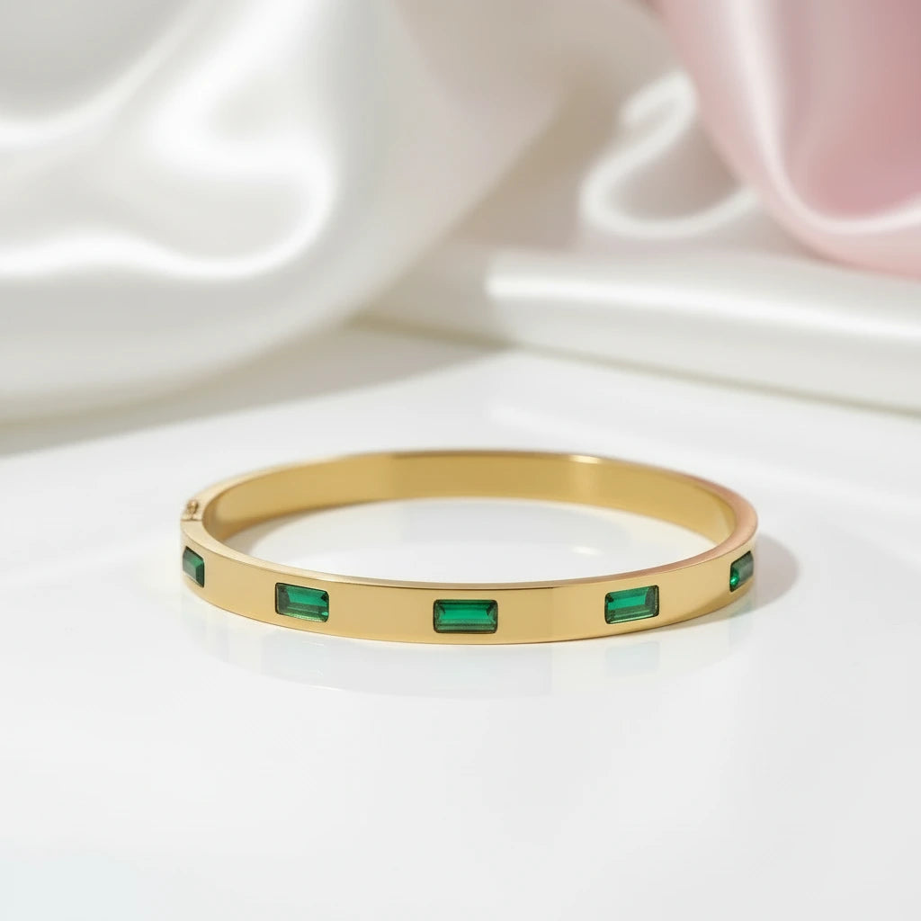 Classic Women’s Bangle with Diamond Option Inlay
