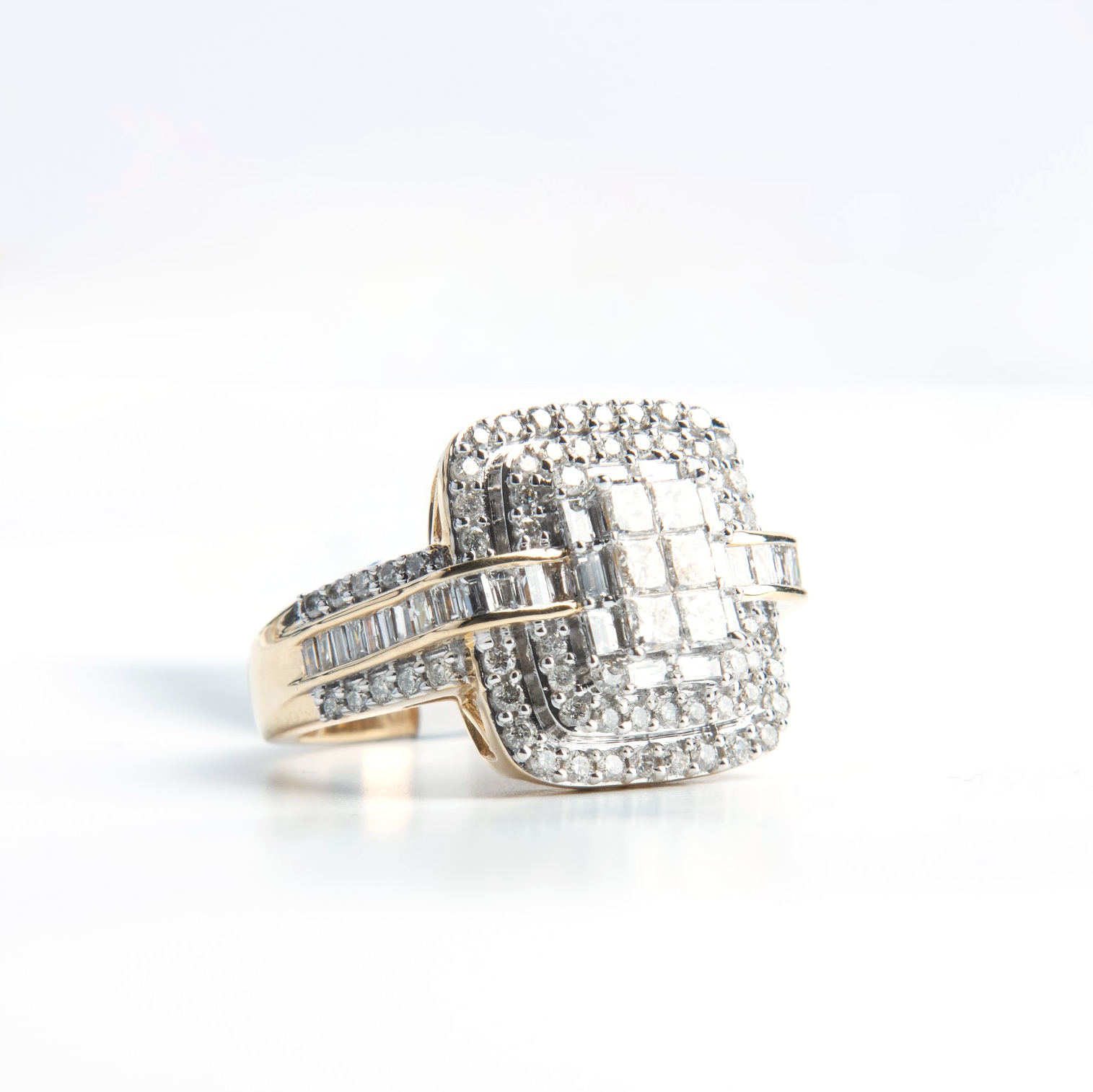 Diamond Ribbon Bow Tie Ring in 14KT Gold – Round and Baguette Cut