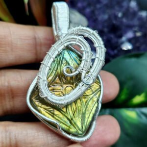Labradorite Floral Carving Pendant - A Captivating Fusion of Beauty and Artistry