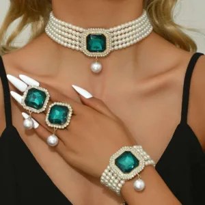Neo-Gothic Pearl Imitation Rhinestone Jewelry Set Three-Strand Ivory-White Beads With Emerald-Centerpiece — Emerald-Green | KIMLUD